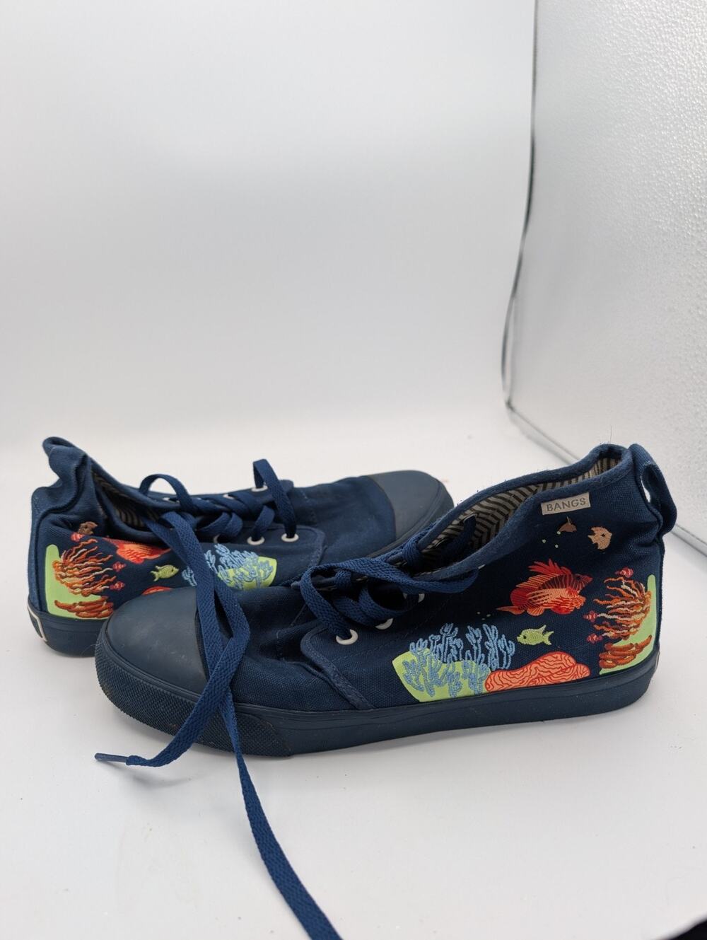 Bangs High-Top Canvas Shoes Men's 7 Women’s Size 8.5 with Embroidery Sides Navy